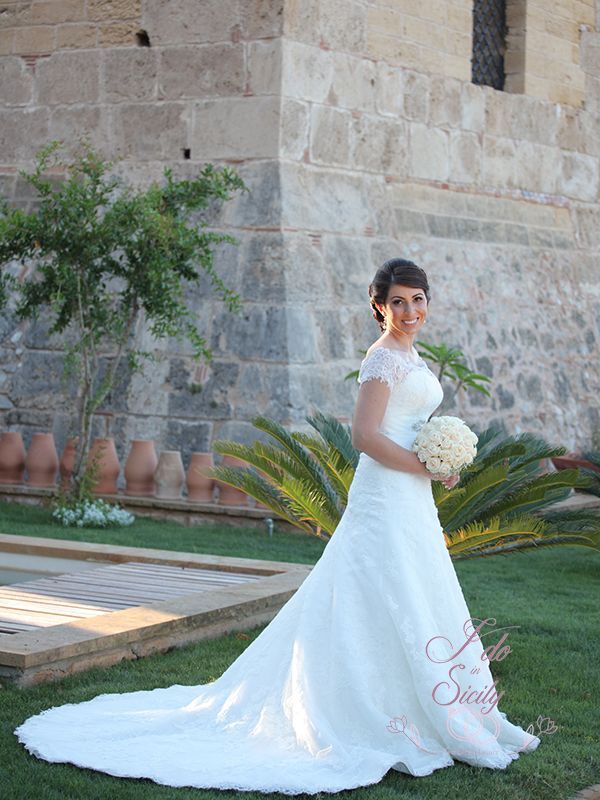 Bride in the castle of Sicily | Sicily Wedding Planner